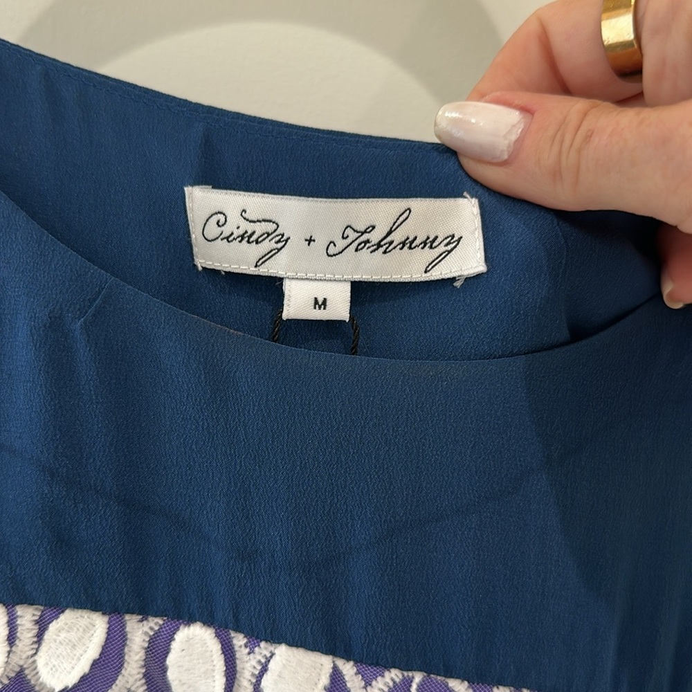 Cindy & Johnny Blue And Green Asymmetrical Sleeveless Blouse Size Medium View 2